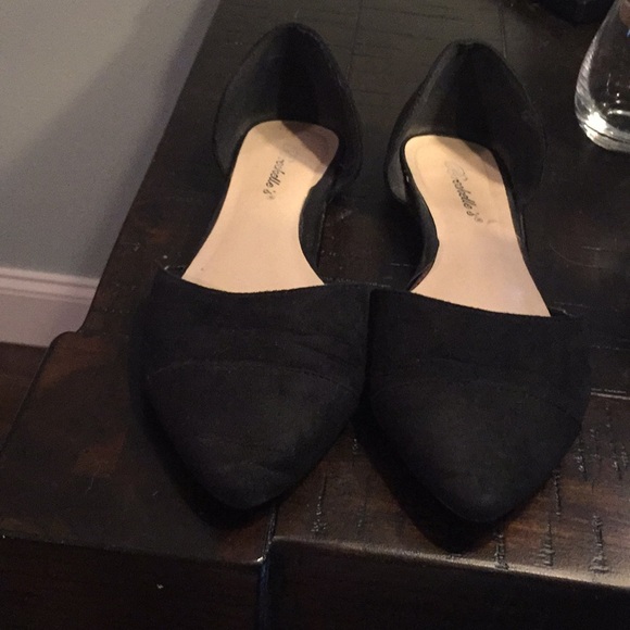Black pointed toe slip on flats - Picture 2 of 4